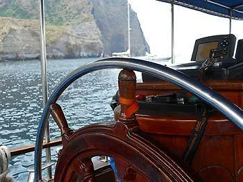 Boat And Breakfast Hotel Palermo Botel