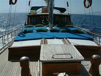 Boat And Breakfast Hotel Palermo Italy