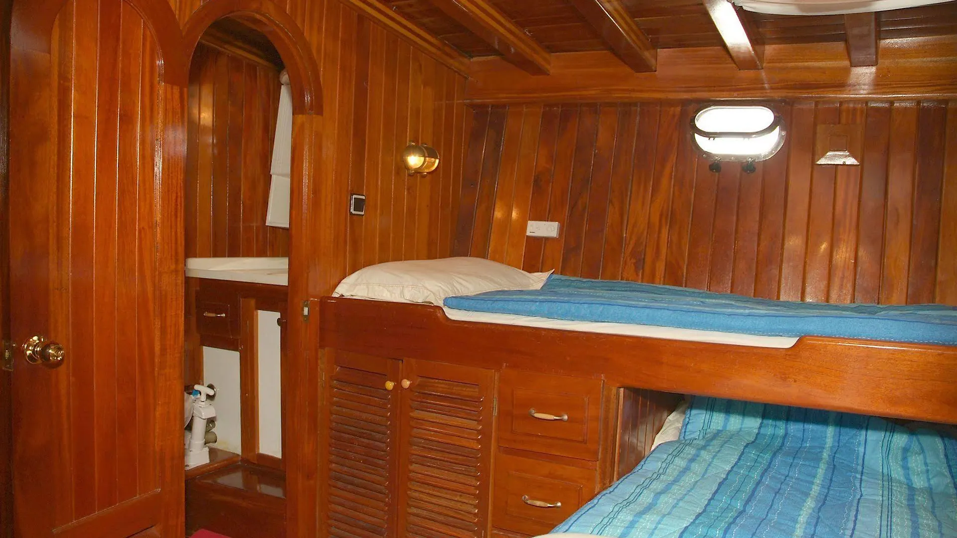 Botel Boat And Breakfast Hotel Palermo