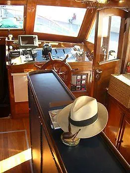 بوتيل فندق باليرموفي  Boat And Breakfast