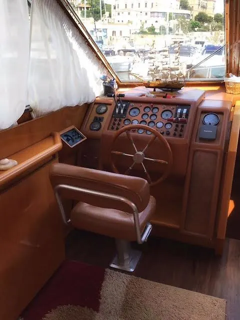فندق باليرموفي  Boat And Breakfast بوتيل