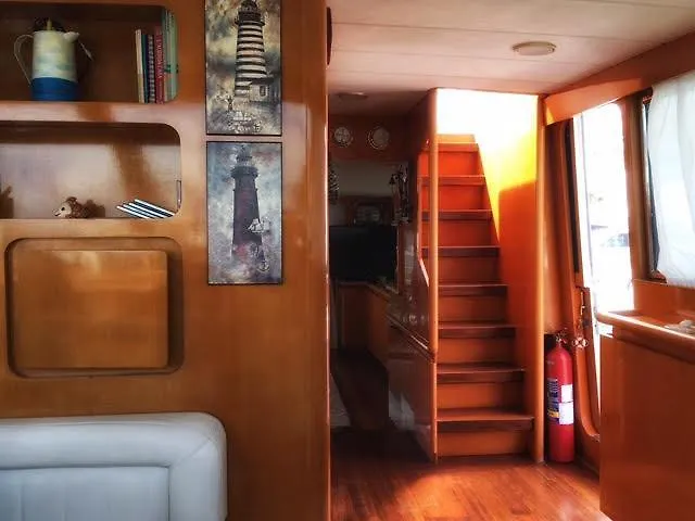 بوتيل فندق باليرموفي  Boat And Breakfast