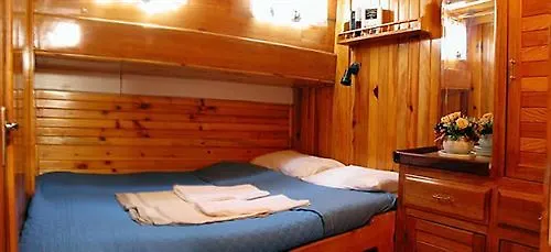 فندق باليرموفي  Boat And Breakfast بوتيل