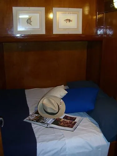 فندق باليرموفي  Boat And Breakfast