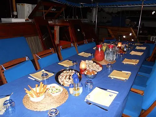 מלון פלרמו Boat And Breakfast ספינת מלון